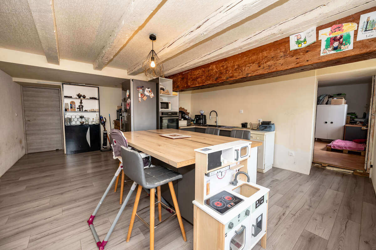 Maison à BIANS-LES-USIERS