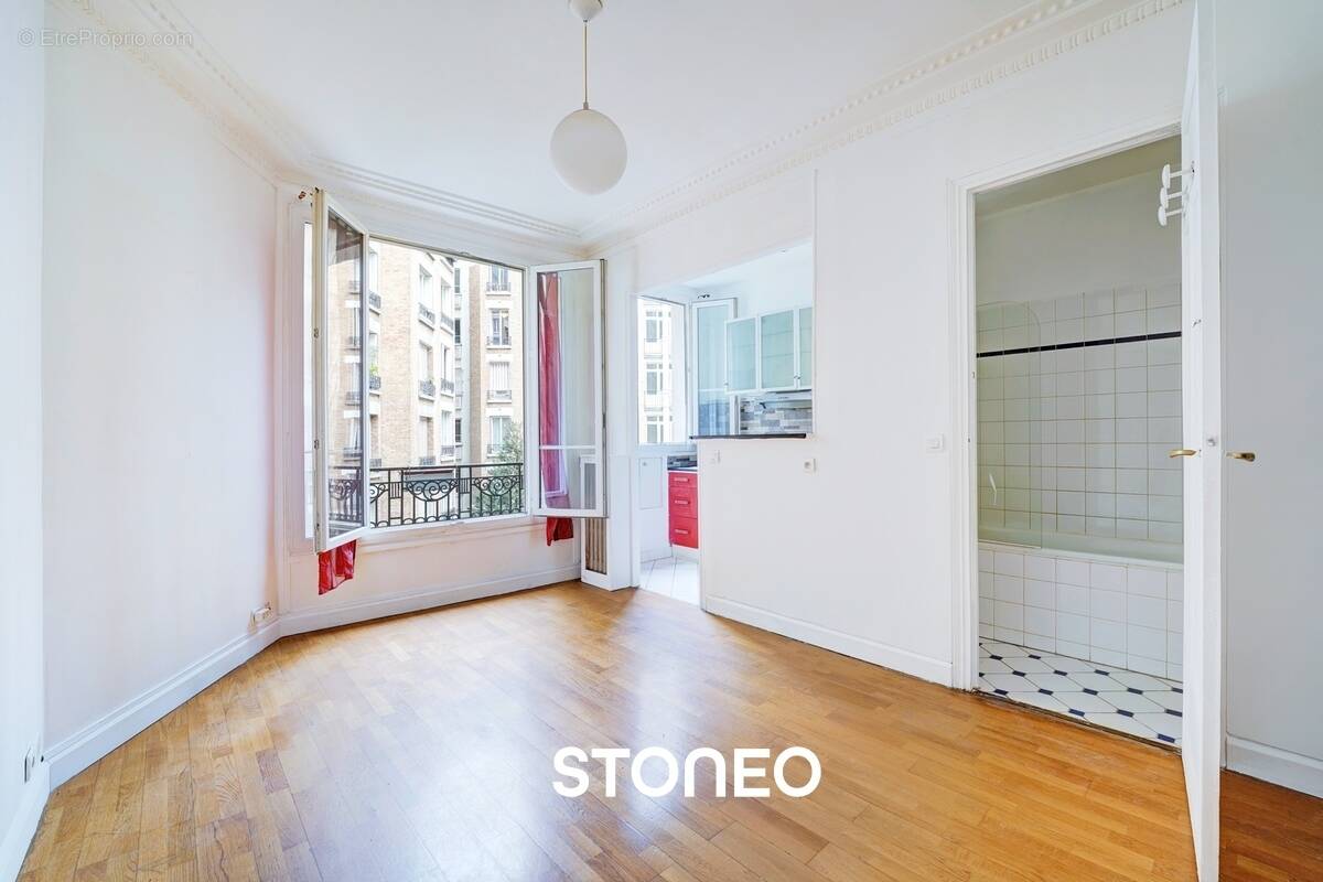 Appartement à PARIS-17E