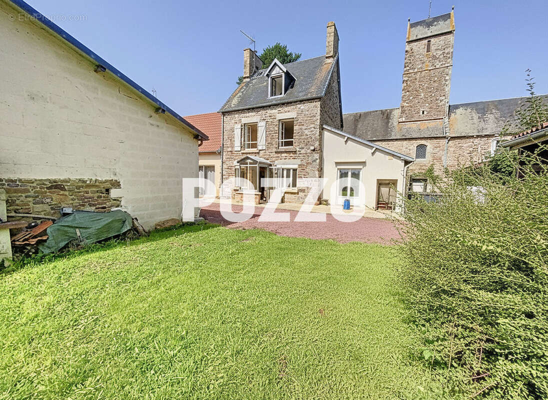 Maison à SAINT-JEAN-DES-CHAMPS