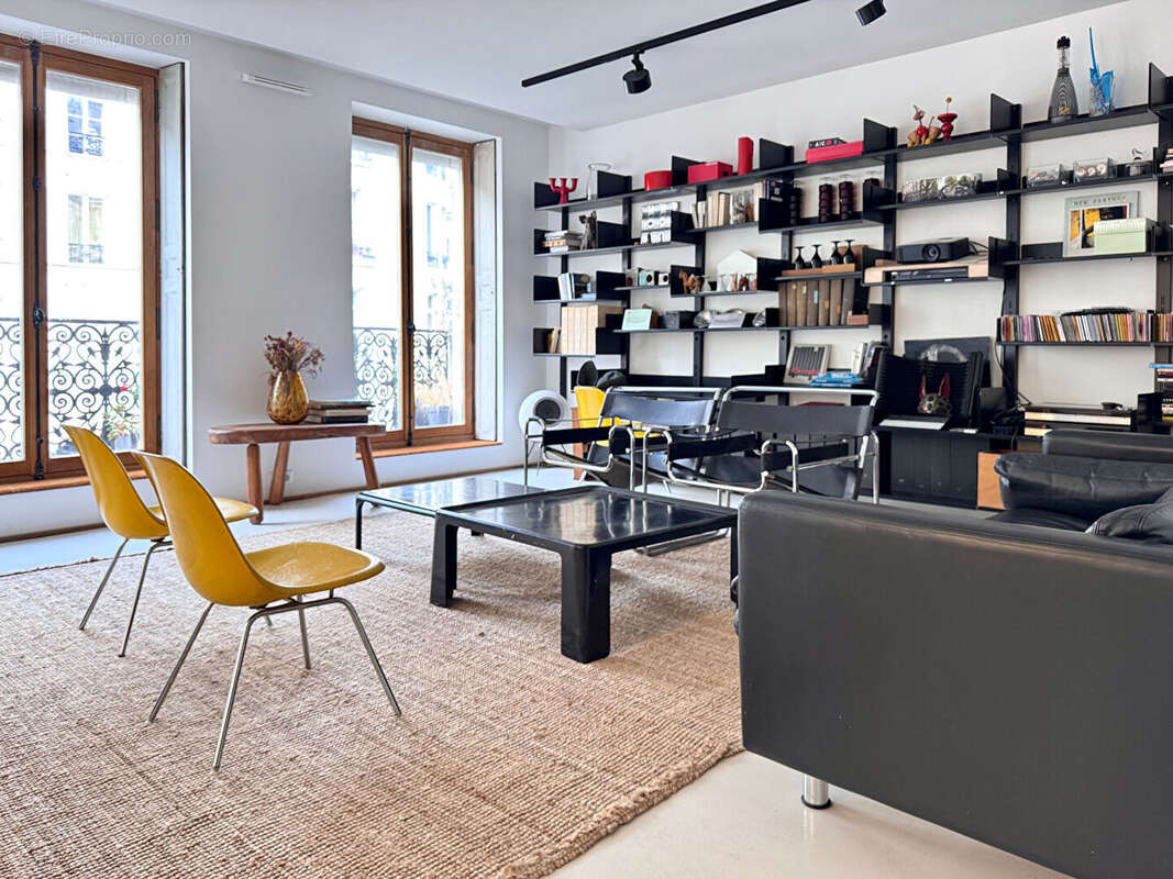 Appartement à PARIS-10E