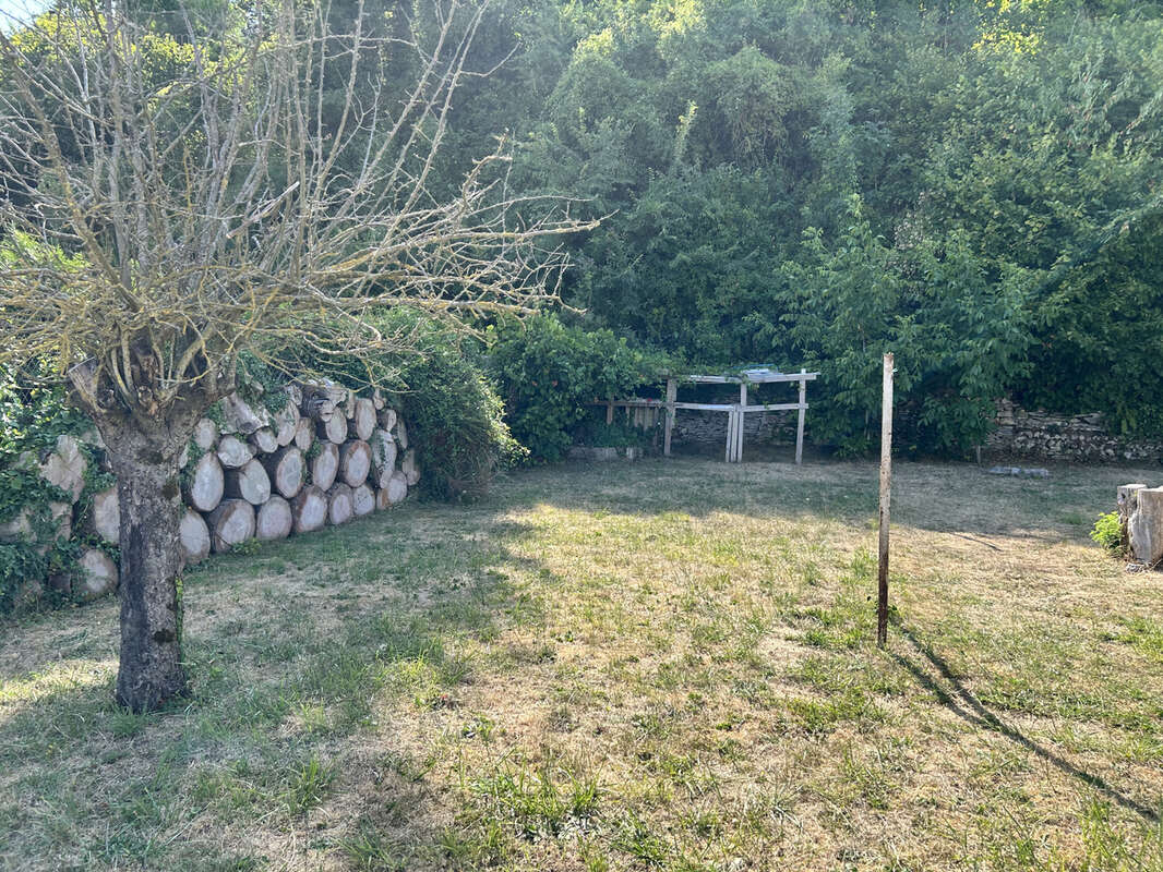 Pavillon familial avec sous-sol total, jardin clos et terrain constructible - photo 12