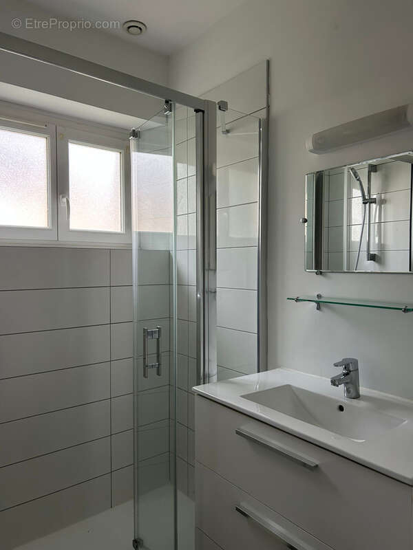Maison rénovée avec hangar attenant - photo 9