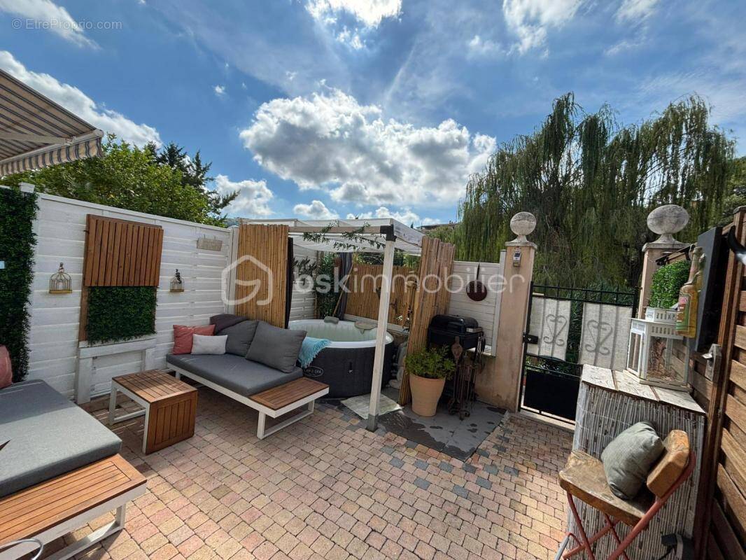 Appartement à AURIBEAU-SUR-SIAGNE