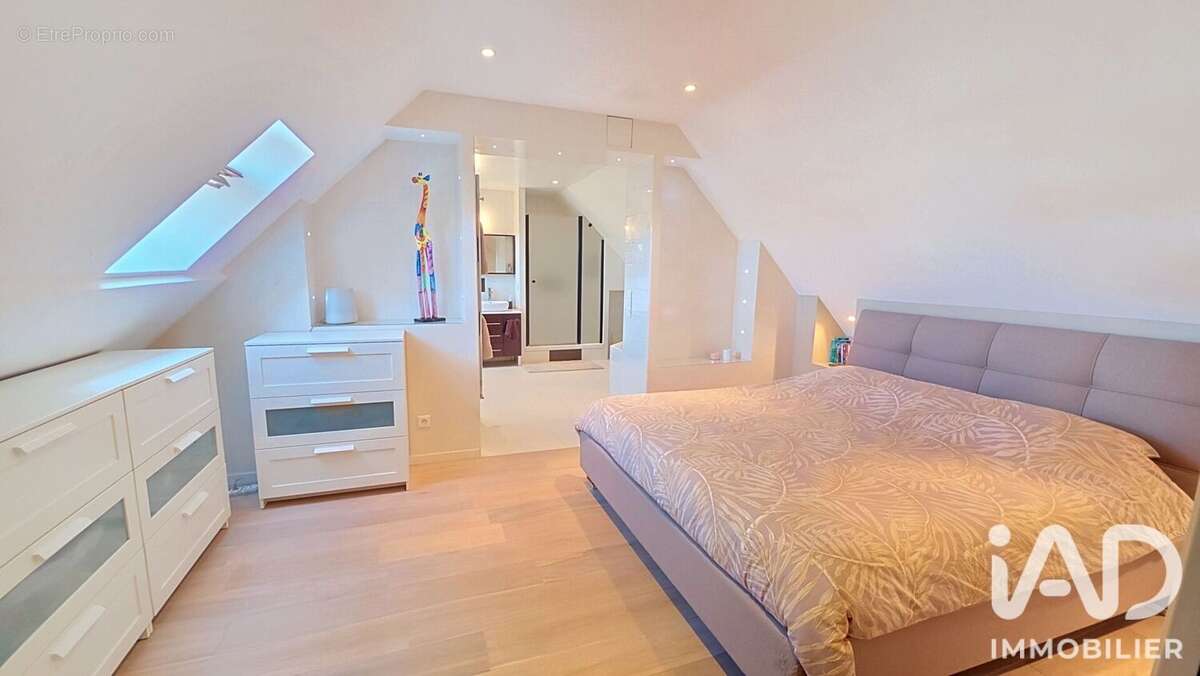 Maison 138 m² à Pontault-Combault  - photo 4