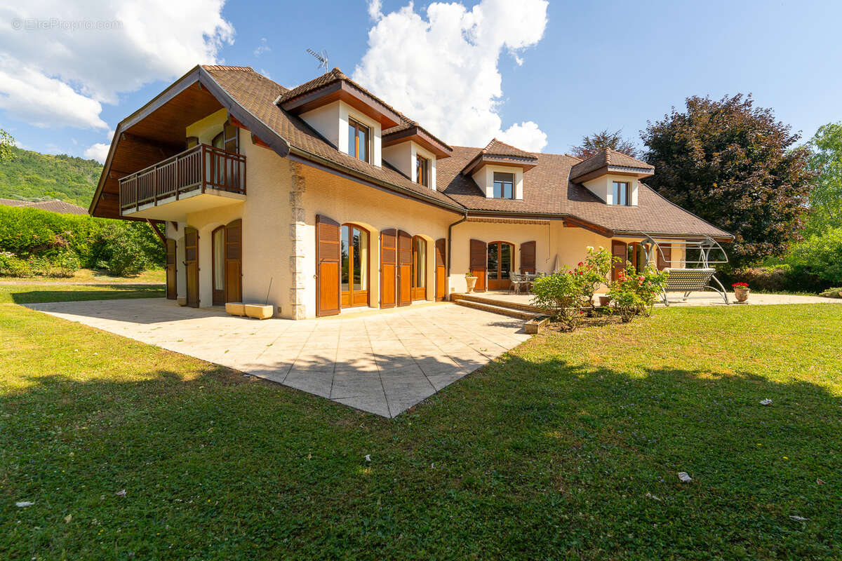 Maison à DIVONNE-LES-BAINS