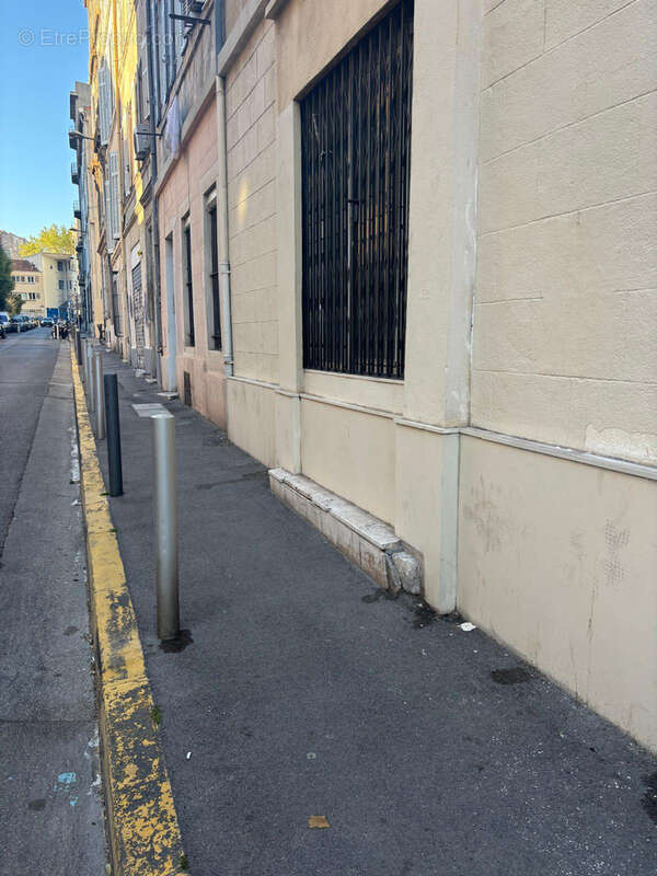 Commerce à MARSEILLE-6E