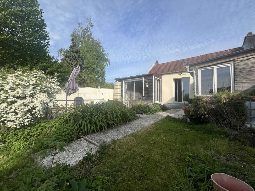 Maison à VILLERS-BRETONNEUX