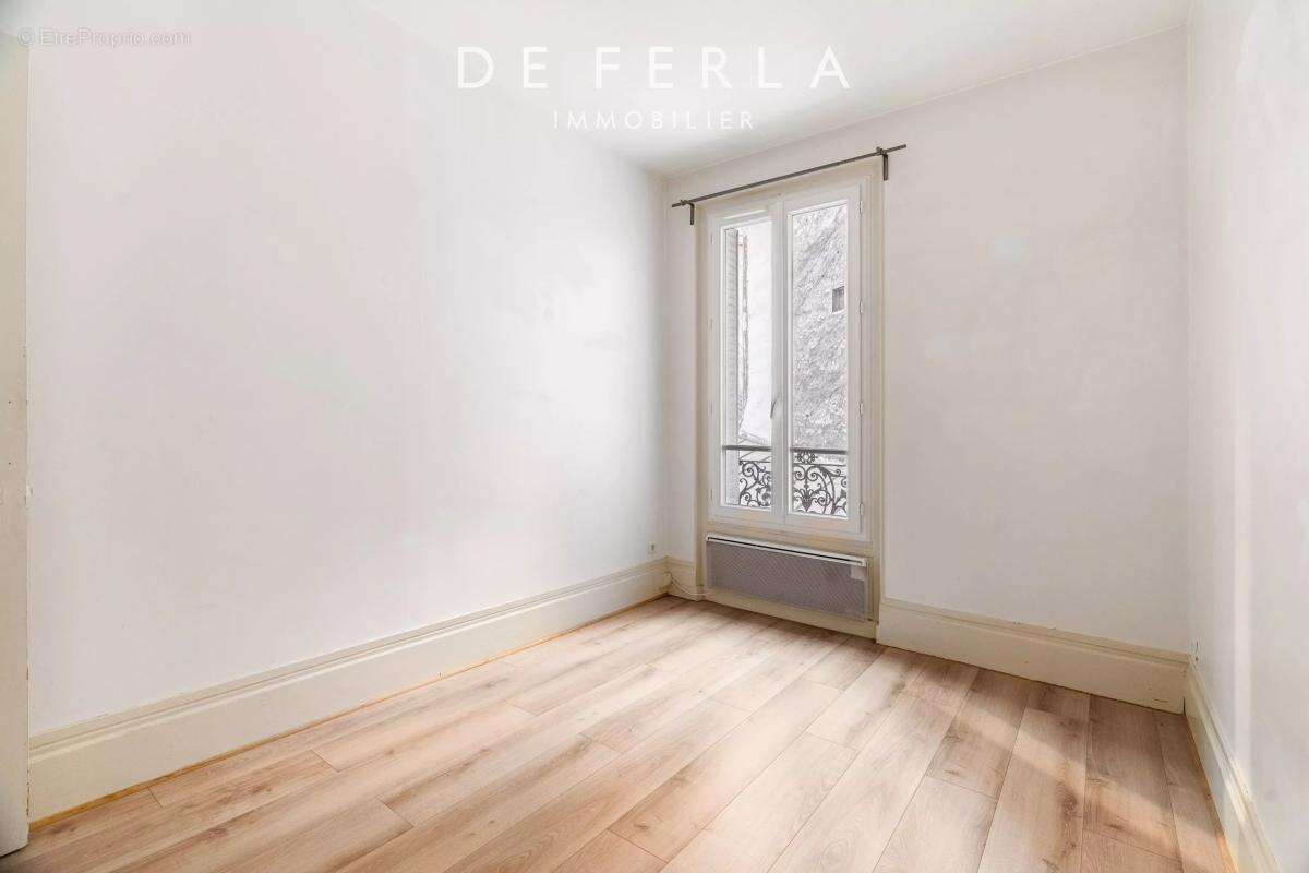 Appartement à PARIS-14E