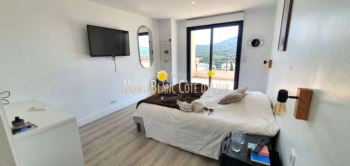 Villa 4 chambres, grand sejour, piscine, magnifique vue degagee jusqu'a la mer - photo 20