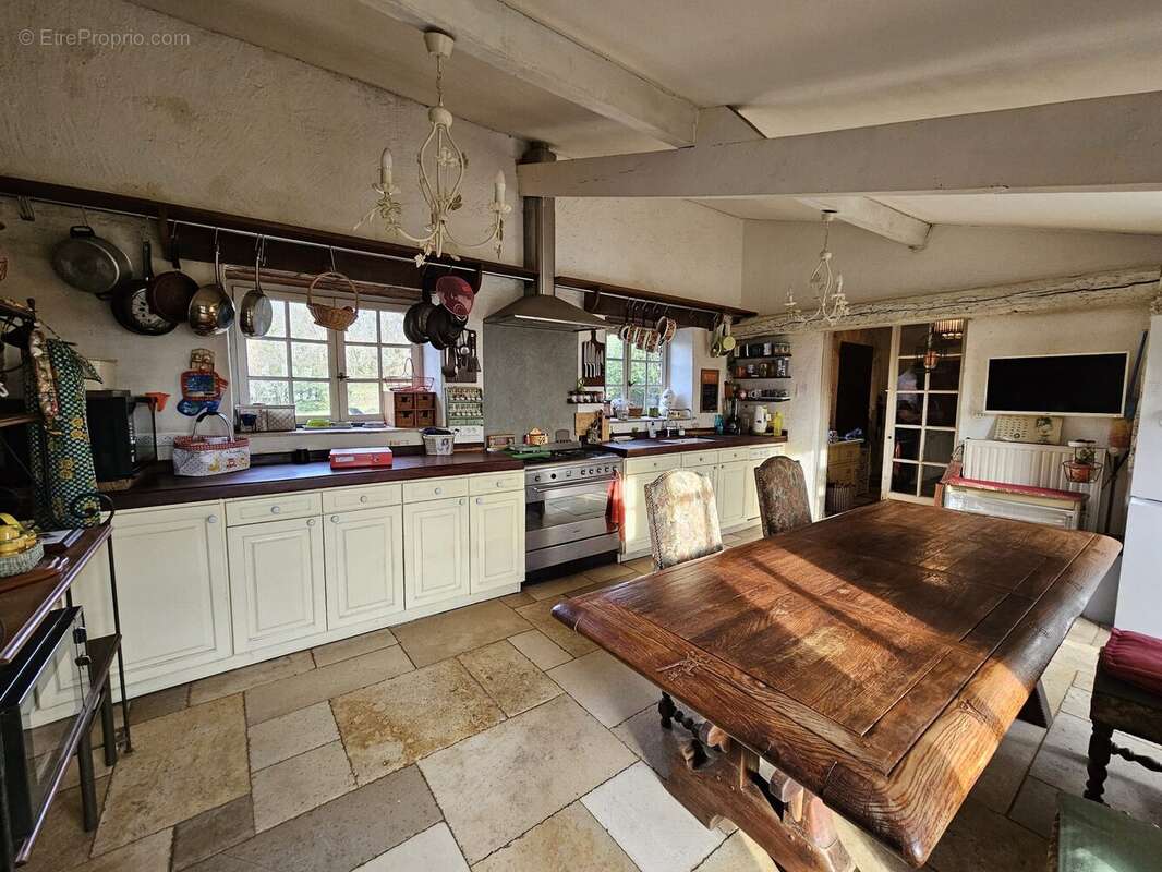 Maison à PRESSIGNAC-VICQ