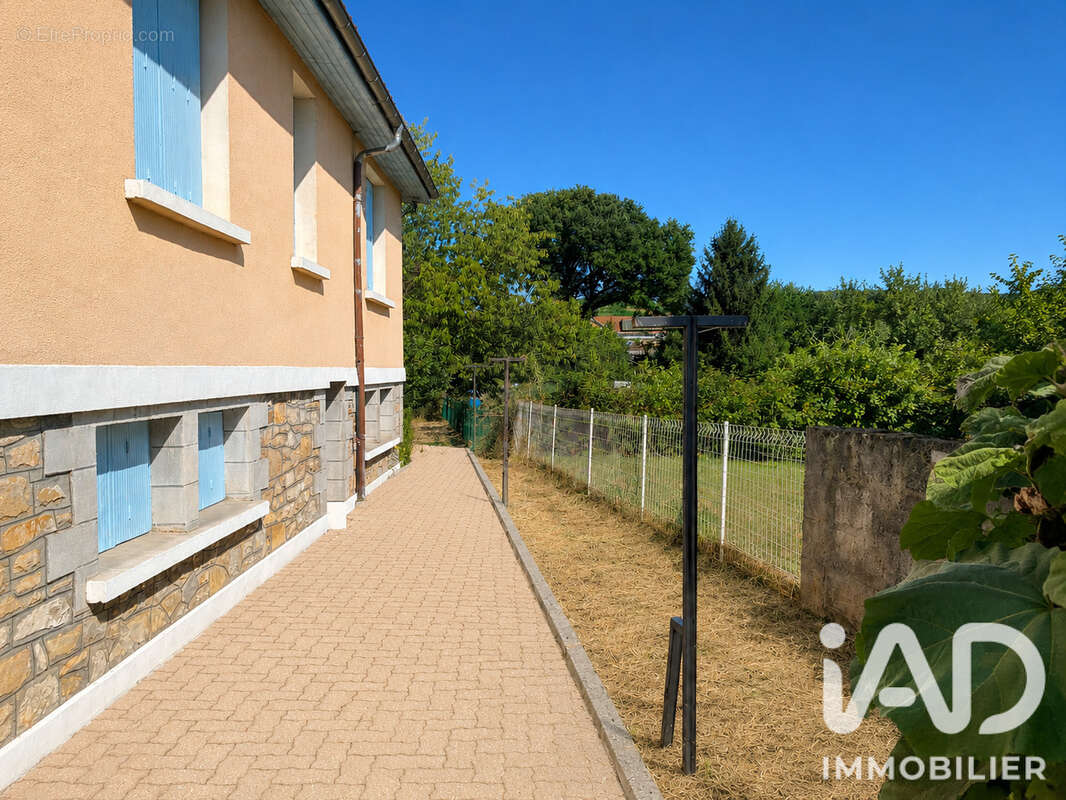 Maison 79 m² à Capdenac-Gare  - photo 4