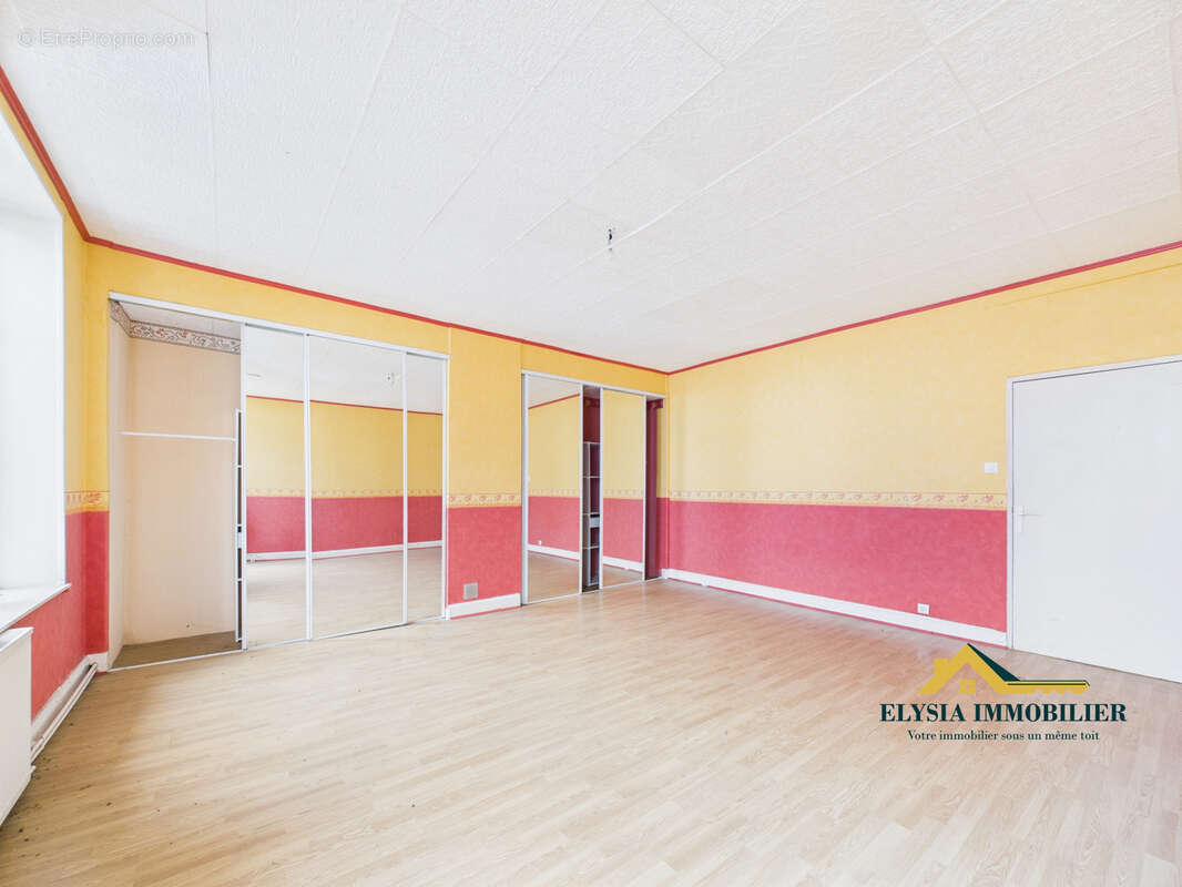 Maison à BAYONVILLE-SUR-MAD