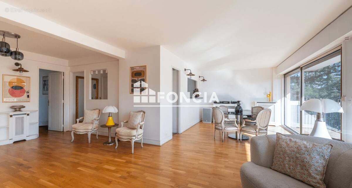 Appartement à SAINT-GRATIEN