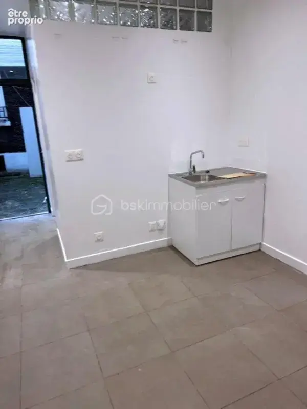 À VENDRE À PANTIN – Appartement 2 pièces refait à neuf de plain-pied, proche métro - photo 4
