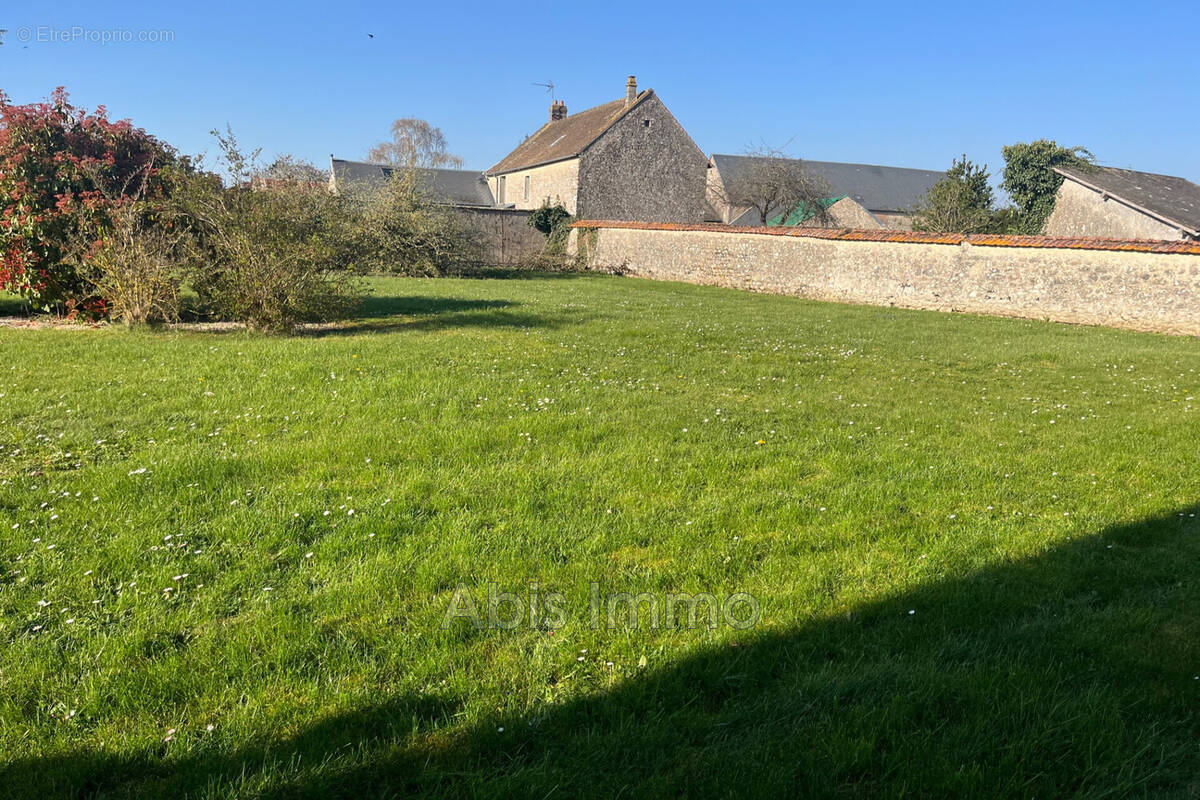 Terrain à YMONVILLE