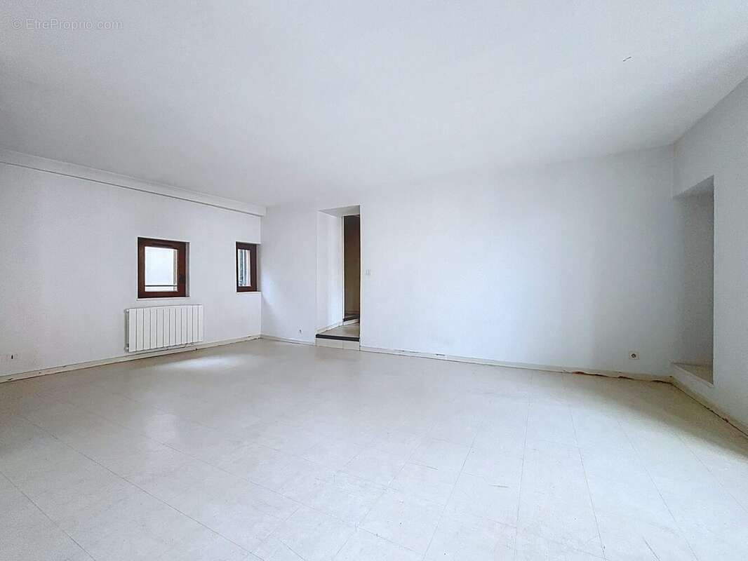Appartement 88 m² à Mende  - photo 2