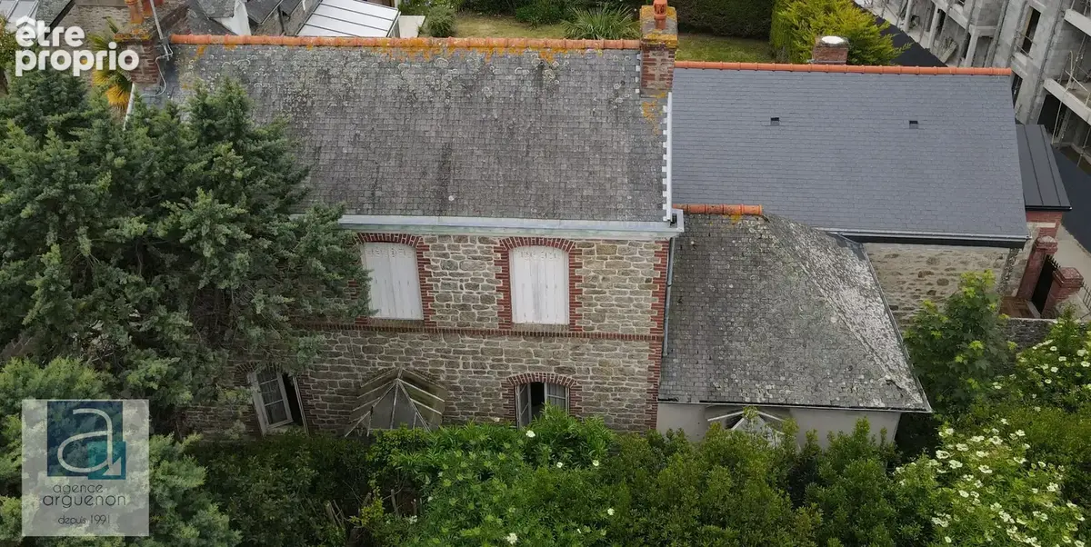 DINARD : Élégante demeure ancienne à réinventer, à deux pas des plages et du port avec jardin intime ! - photo 10