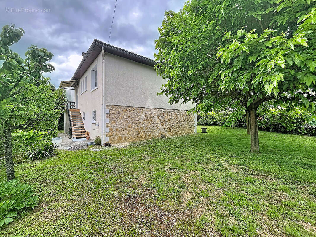 Maison à PRAYSSAC
