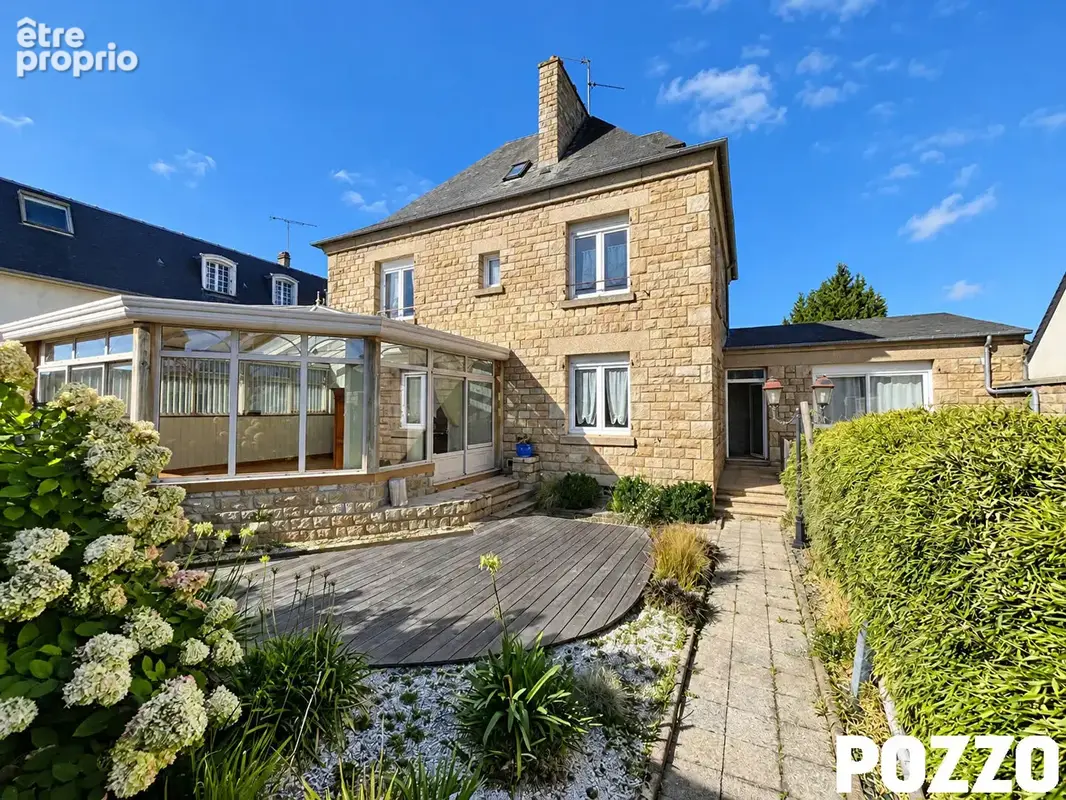 Maison Saint Hilaire Du Harcouet 8 pièce(s) 183.87 m2 - CENTRE-VILLE - GARAGE - JARDIN - photo 3
