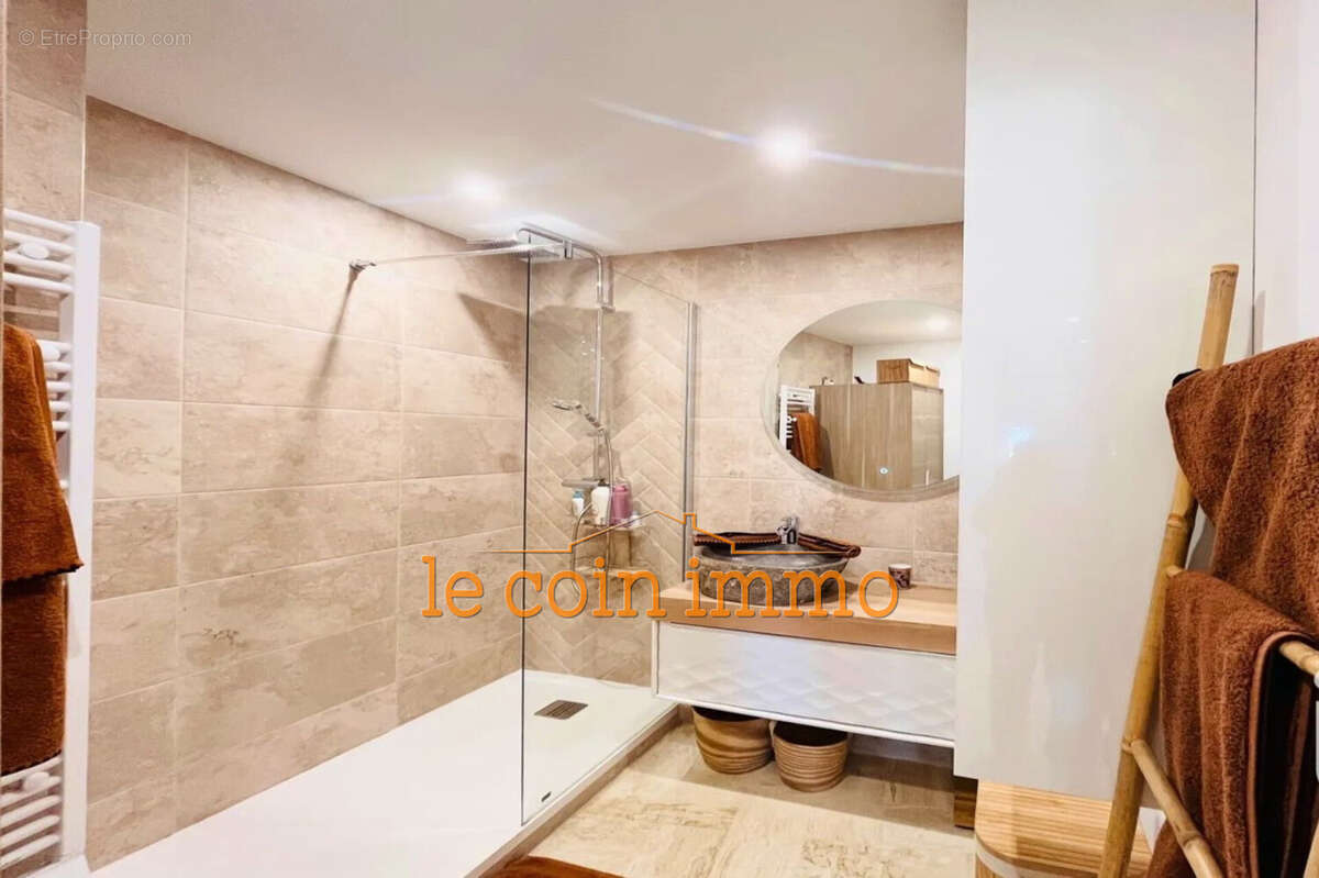 Appartement à MANDELIEU-LA-NAPOULE