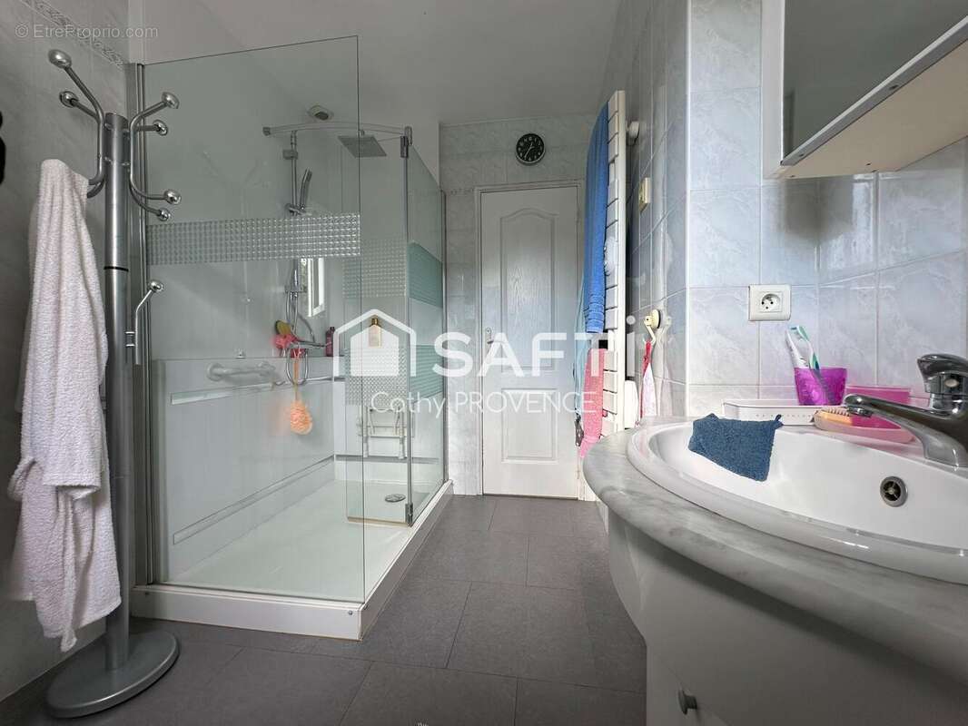 Photo 8 - Maison à LANDERONDE