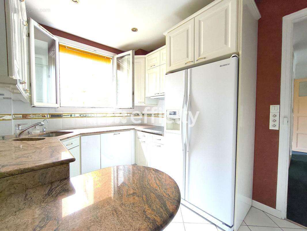 Appartement à PARIS-19E