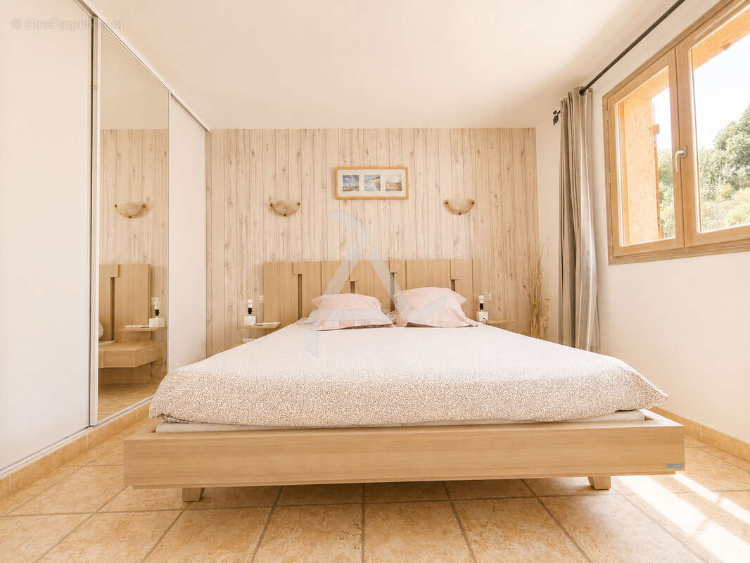 Appartement en duplex t5 de 152 m2 dans petite copropriété de charme à 20min de porto-vecchio - photo 25