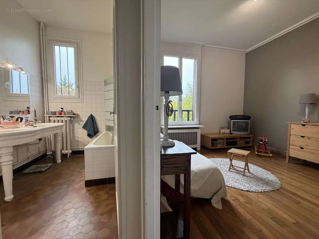 Maison à CHELLES