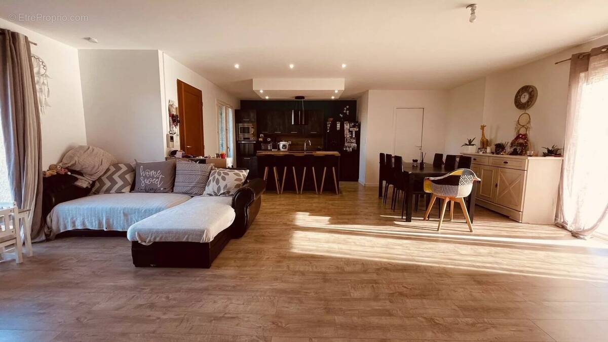 Maison à SAINT-SAUVEUR