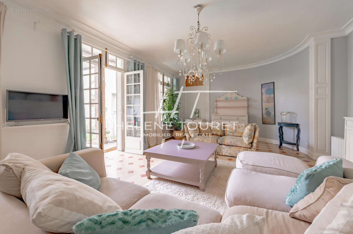 Maison à ORRY-LA-VILLE