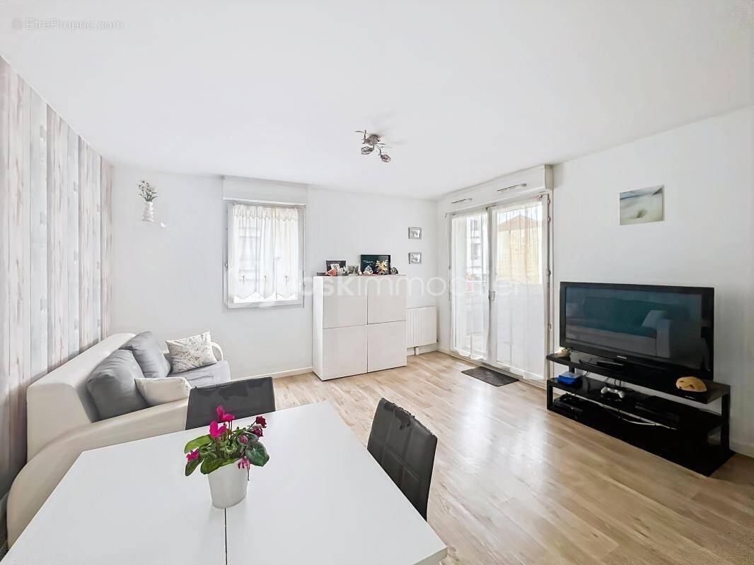 Appartement à BRIE-COMTE-ROBERT