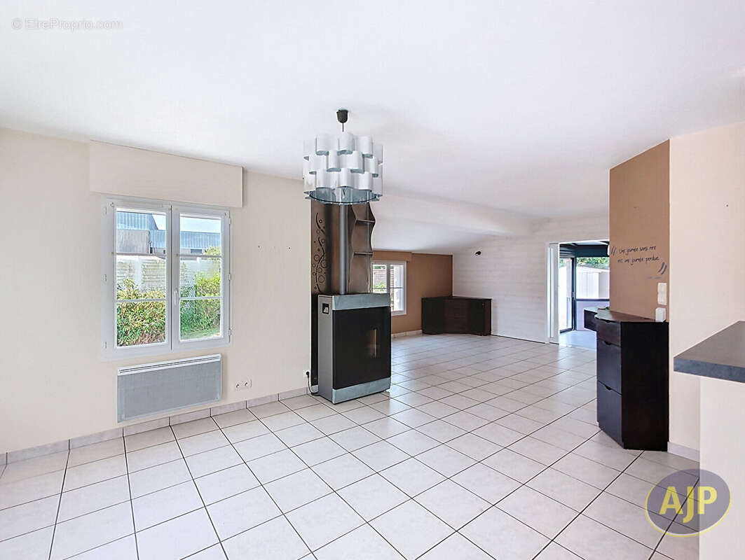 Maison à ROCHESERVIERE