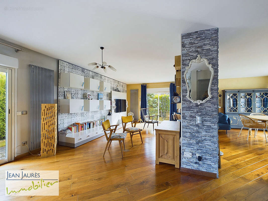 Maison à LA RIVIERE-DE-CORPS