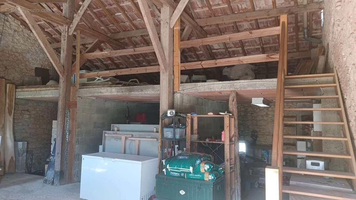 Maison à PUY-L&#039;EVEQUE