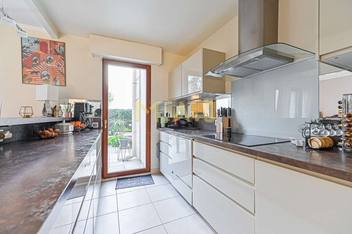 Appartement à LE PERREUX-SUR-MARNE