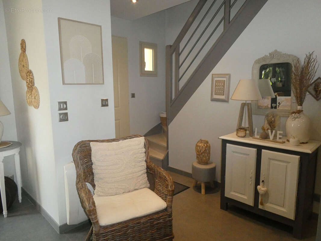 Maison Pont L Eveque, 145 m², 4 ch dt 1 en rdc, 2 SDD, ravissant jardin 434 m² - photo 3