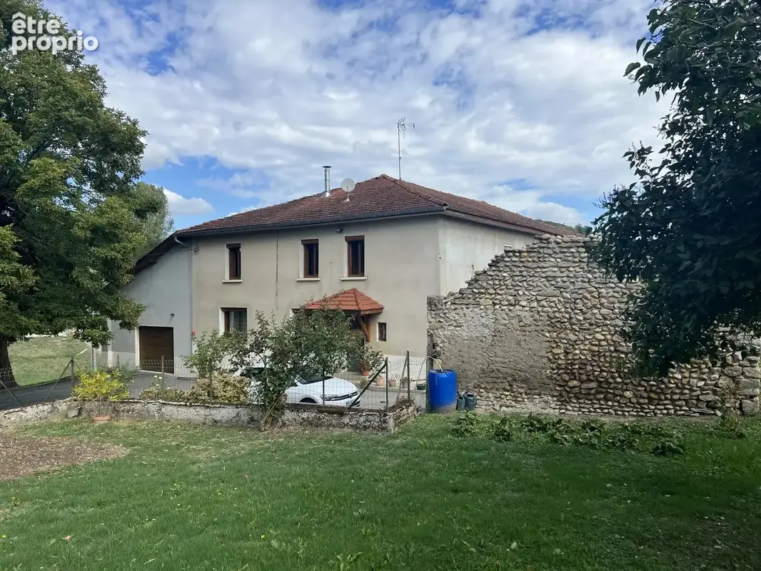 Maison à CHEVRIERES