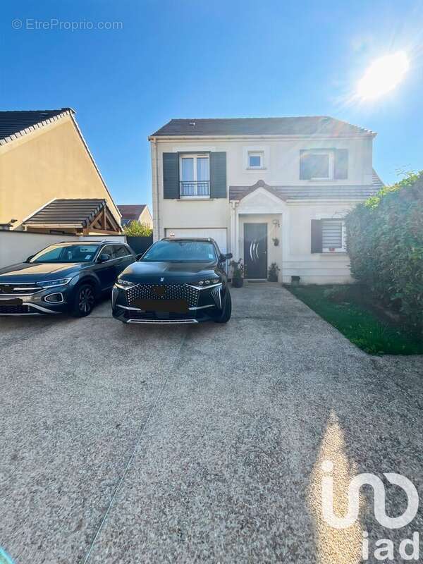 Photo 2 - Maison à BRIE-COMTE-ROBERT