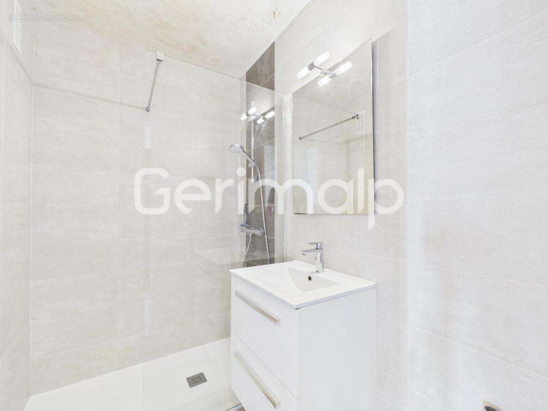 Vente - Appartement - 2 pièces + cuisine - 48 m² - 273 000 € - - photo 11