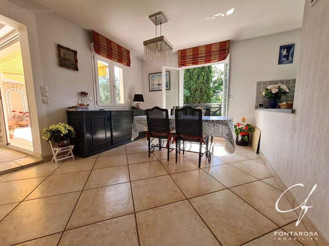 Appartement à FREJUS