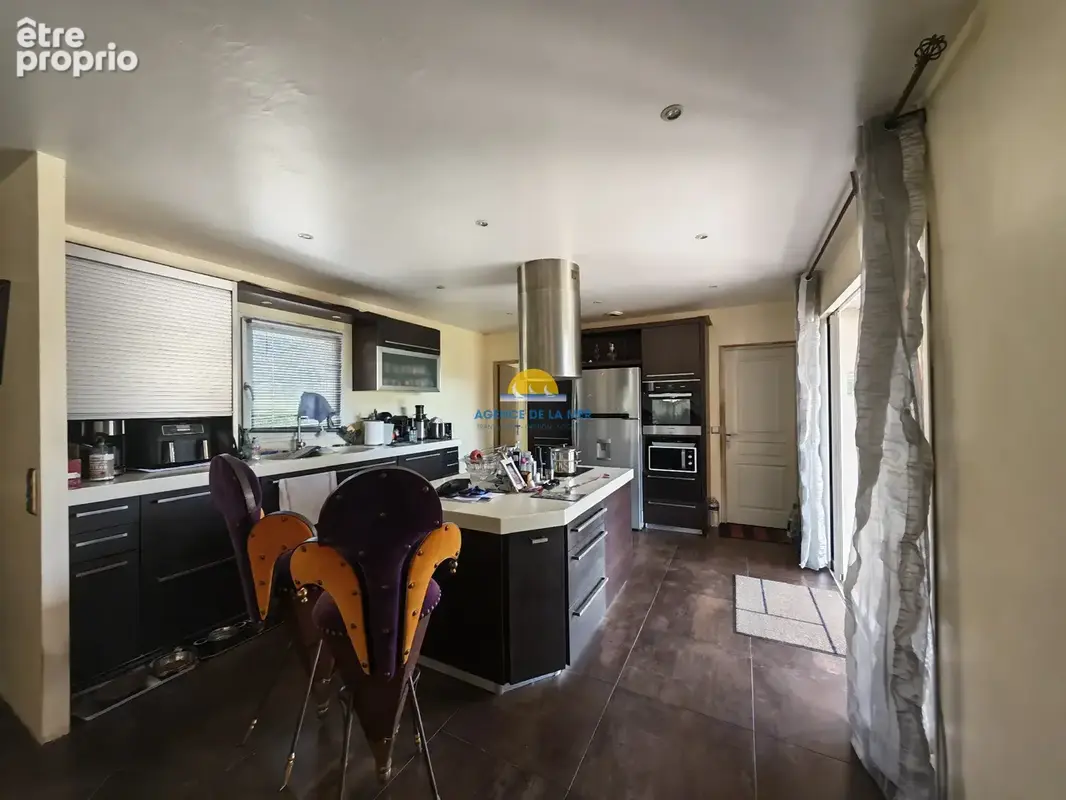 villa de 180 m2 avec 3 studios et un T2  SUR 10000 M2 - photo 9