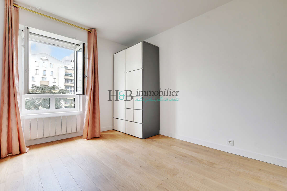 Appartement à CHARENTON-LE-PONT
