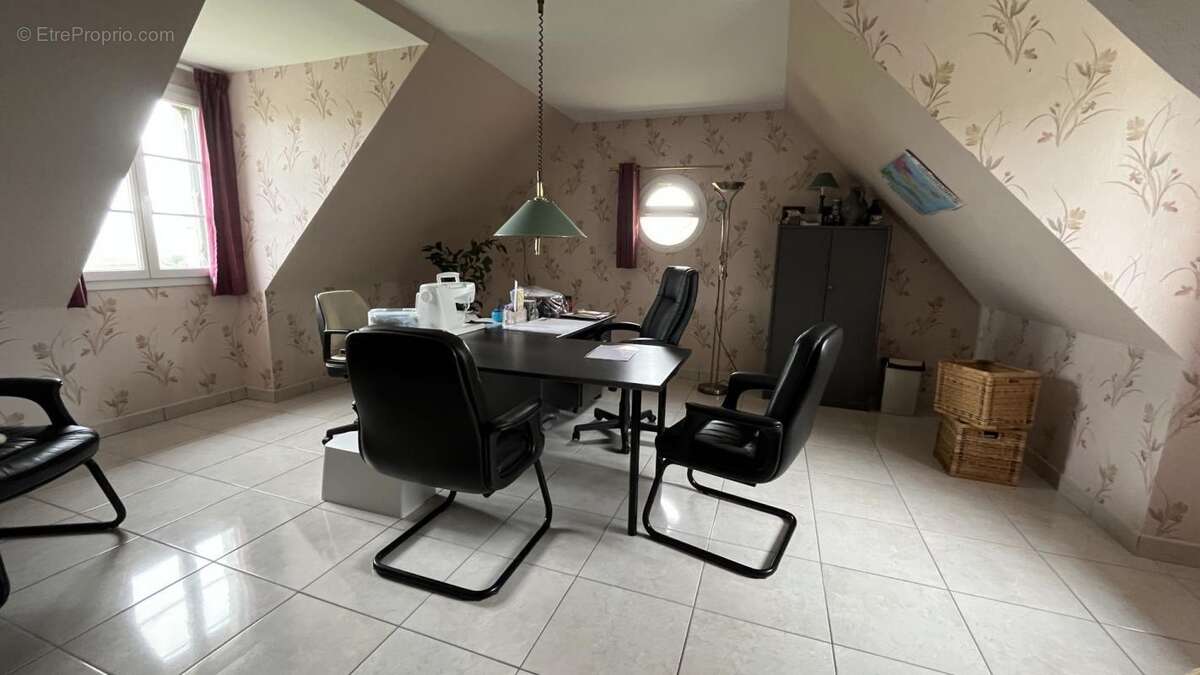 Maison à SAINT-HILAIRE-EN-MORVAN