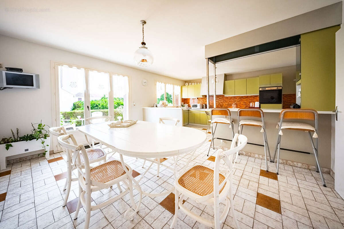 Maison 125m2  sur sous sol complet 3 chambres - photo 2
