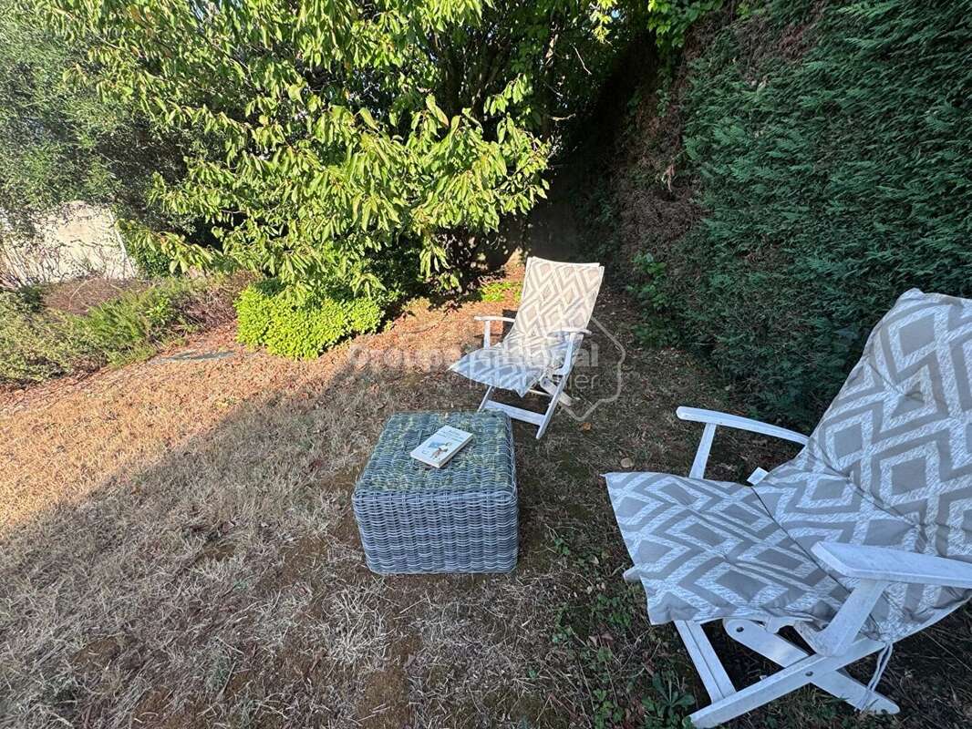 À vendre Châteaurenard Maison 4 chambres possible, jardin 600 m², spa, garage, quartier résidentiel - photo 5