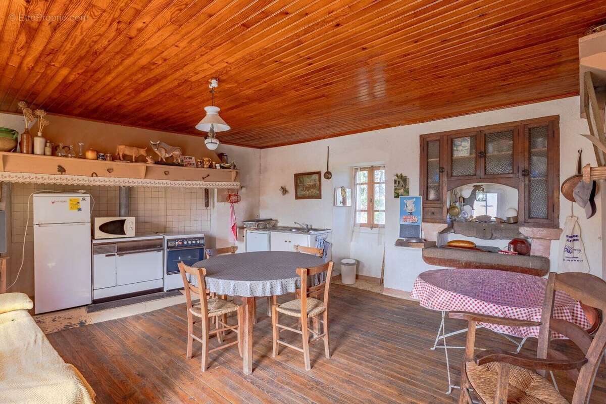 Corps de ferme en U à rénover - 500 m² et 2,4 ha - Proche de Najac, limite Tarn et Aveyron - photo 16