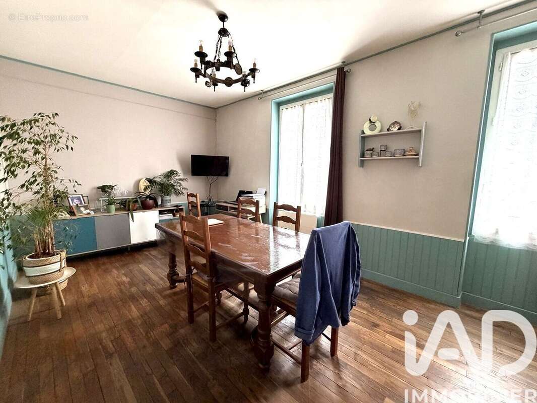 Appartement 186 m² à Neuvy-Sur-Barangeon  - photo 3
