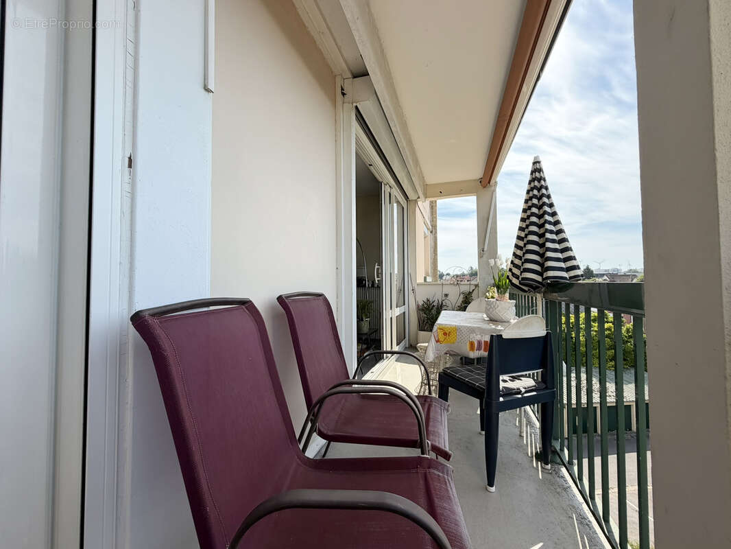 Appartement 3 pieces de 80 m2 avec balcon donnant sur parc verdoyant - photo 11