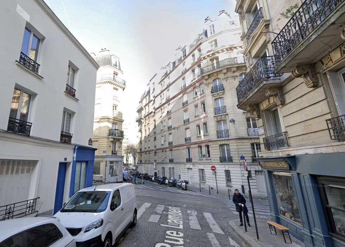 Appartement à PARIS-18E