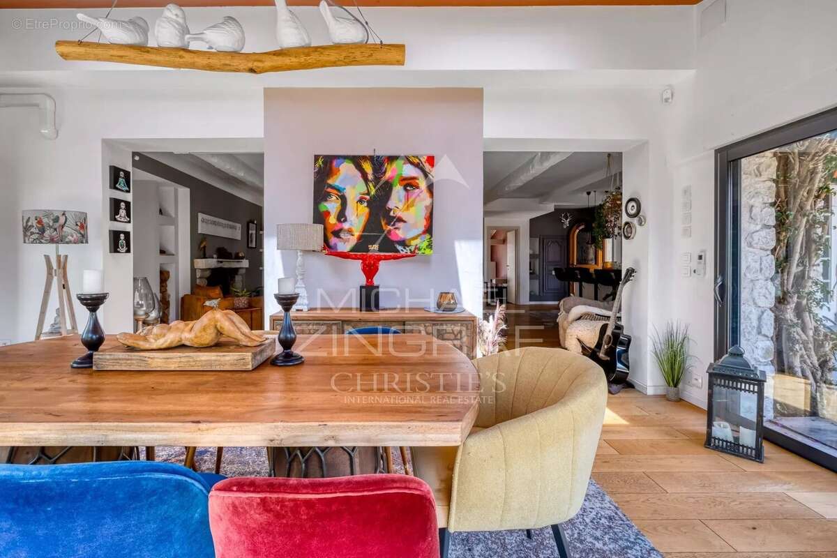 Maison à TOURRETTES-SUR-LOUP